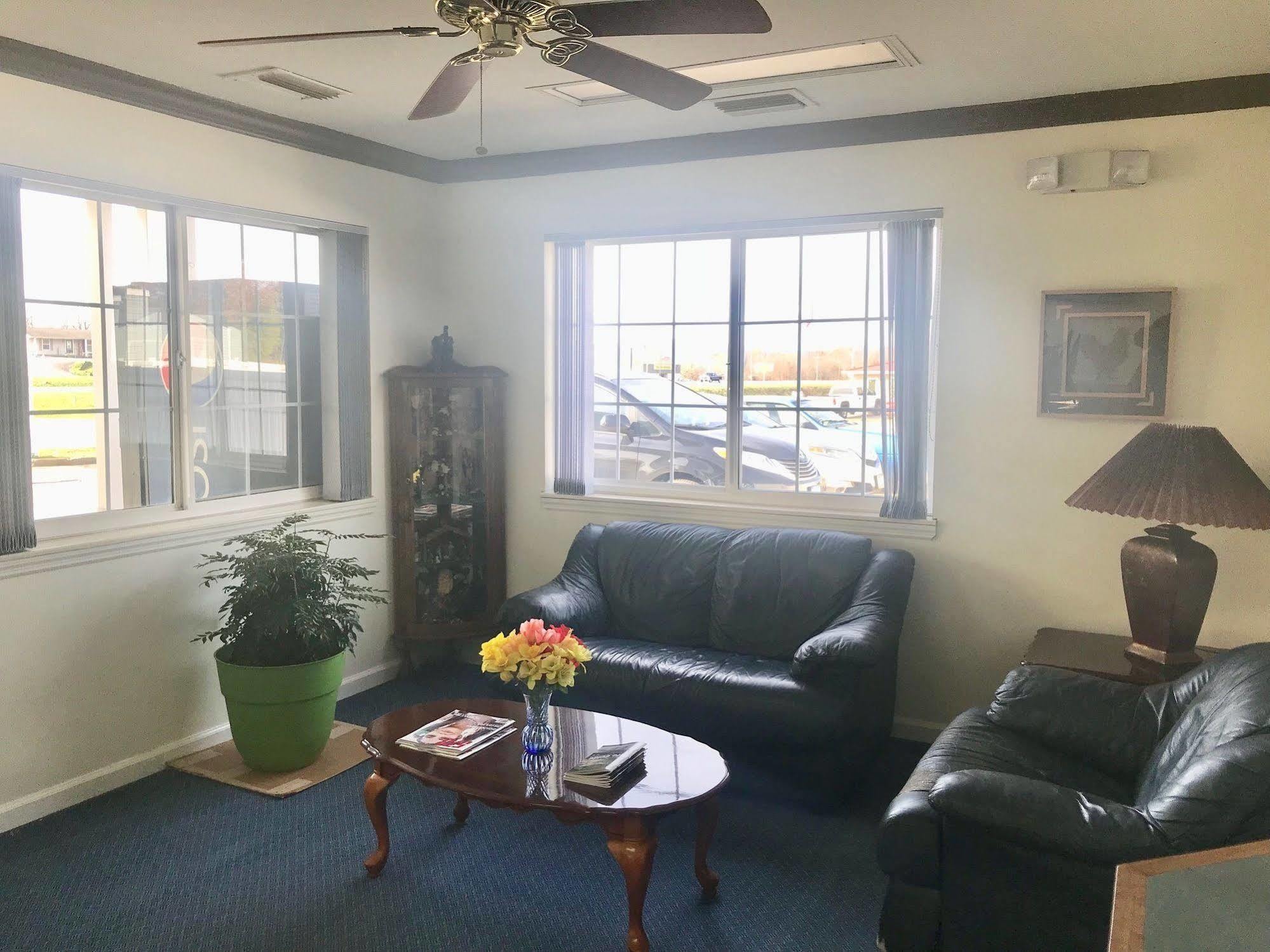 Madison Inn Lodge Fredericktown Bagian luar foto
