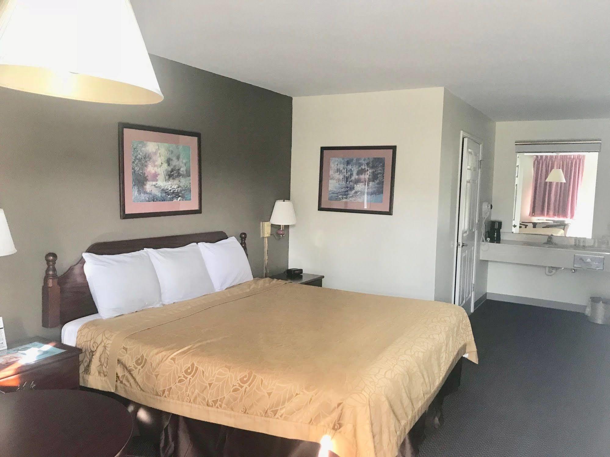 Madison Inn Lodge Fredericktown Bagian luar foto