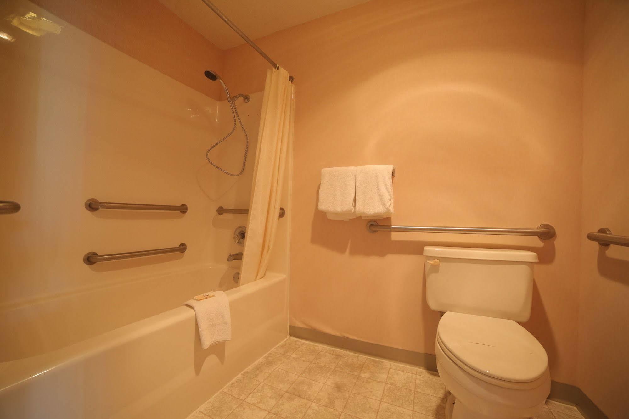 Madison Inn Lodge Fredericktown Bagian luar foto